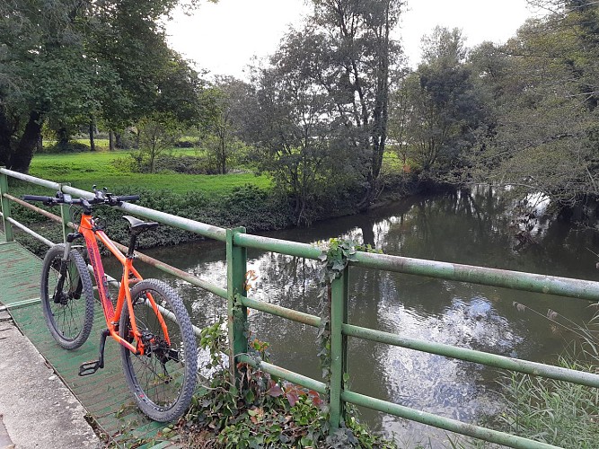 Porte de la Chartreuse de Montmerle - Voie verte