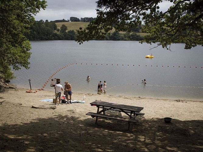 Baignade et farniente au lac des Galens