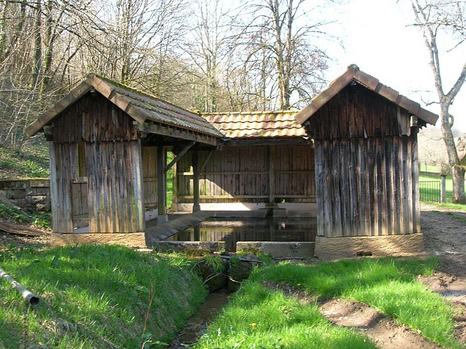 EYZERAC lavoir bourg 003