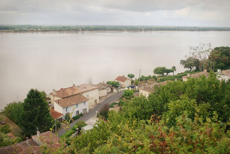 Carrelet rouet corniche hauteur bourg 800x600