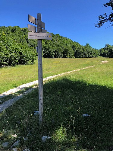 Randonnée la Ronde des Plans sur le Plateau de Retord
