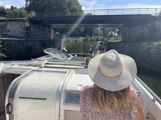 Passage de l'écluse de La Truchère