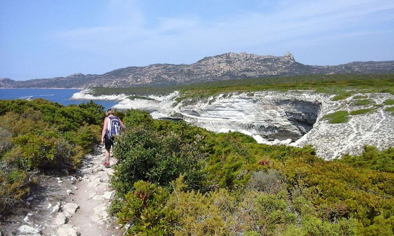 Sentier menant à la plage des îles Fazzio