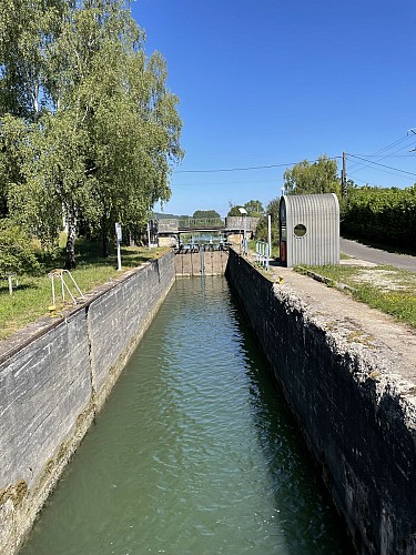 Véloroute voie verte V52 le long du canal