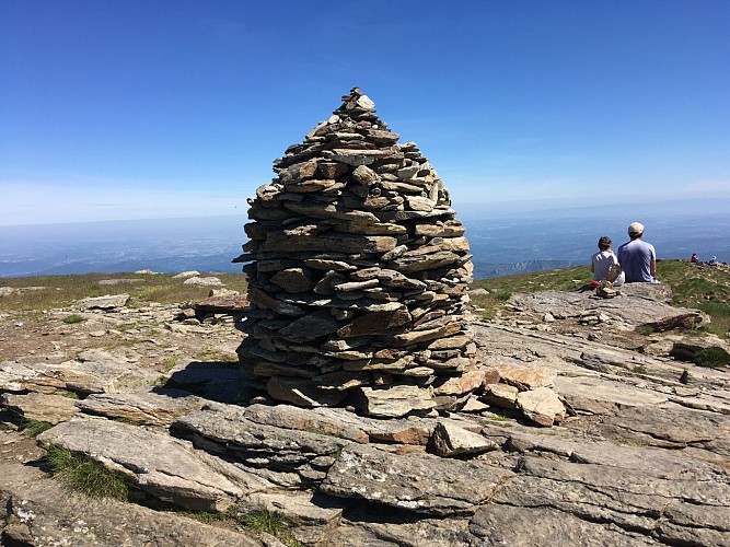 Cairn sommet Mont Fourcat 2001m/alt