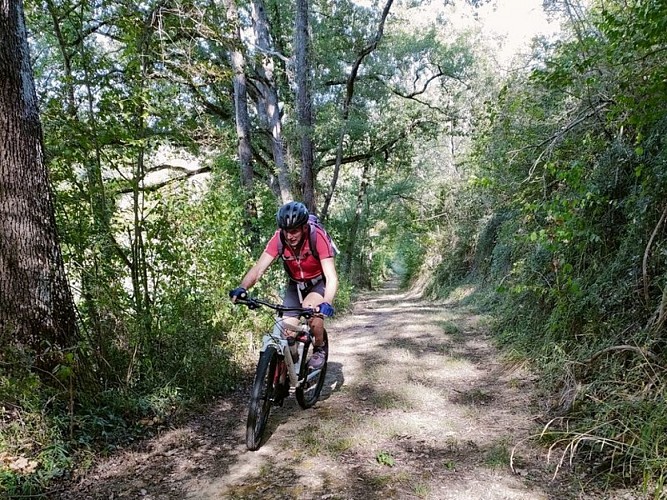 Péguilhan vtt rouge