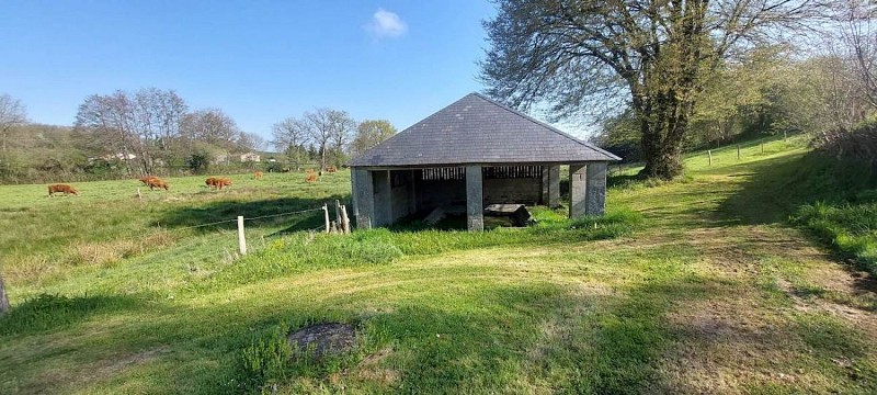 Chemins des collines, lavoir