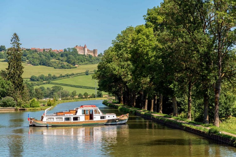 Huttopia Etang de Fouché: Camping - Chateauneuf - Canal de Bourgogne