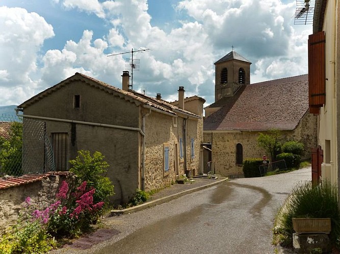 Traversée du village de Rosans