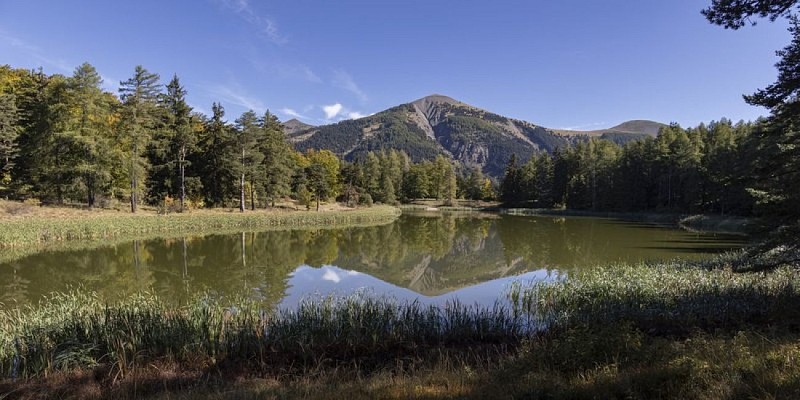 Panorama sur le lac des Monges