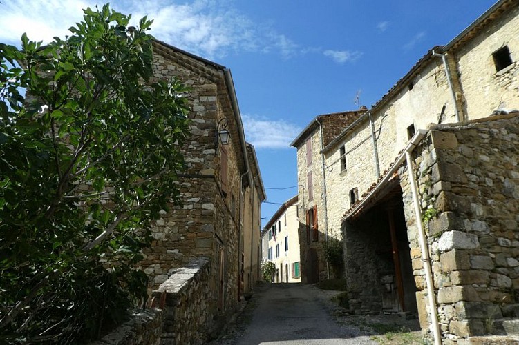 Ruelles du village de Montmorin