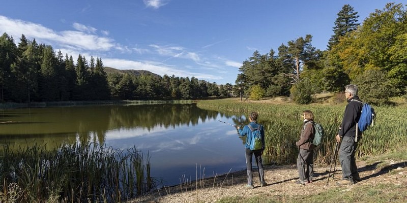 Sur les rives du lac des Monges