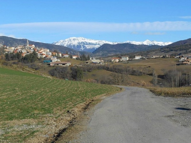 Vue panoramique sur le village de Turriers