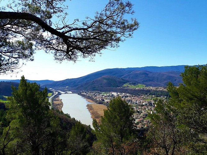 Large panorama sur les environs de Sisteron