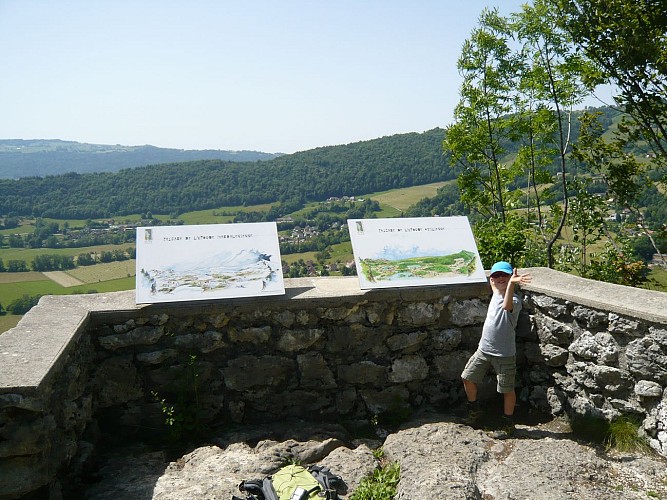 Hiking Azil and Magda