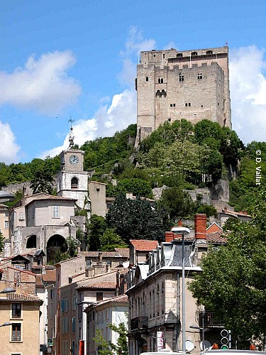 Tours et détours au pied de la tour