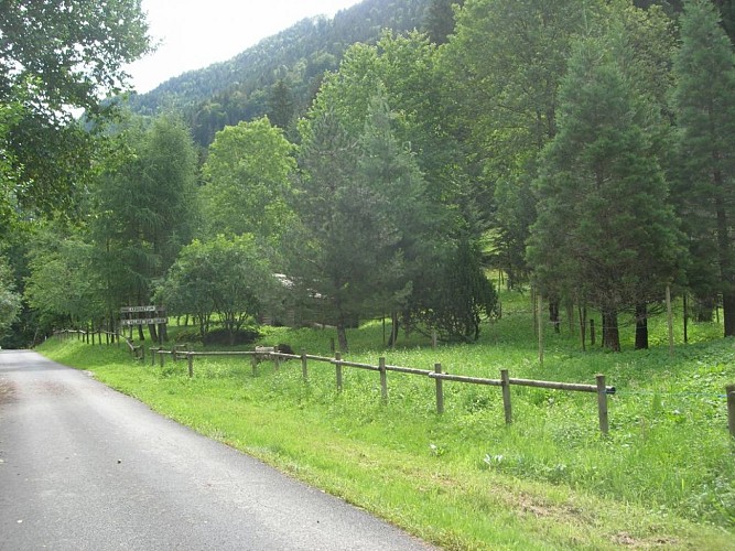 Villard-sur-Doron - Le sentier des Granges