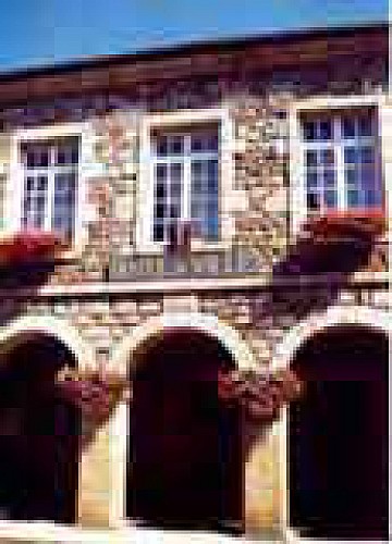 Légende et patrimoine à Montfaucon en Velay