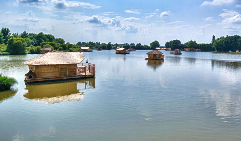 Au départ du village flottant