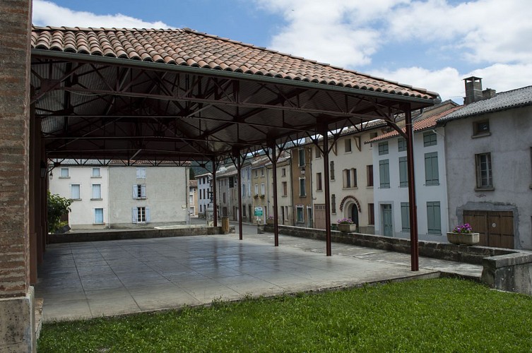 village de fougax et barrineuf