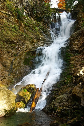 Walking itinerary: from Montriond Lake to Ardent Waterfall