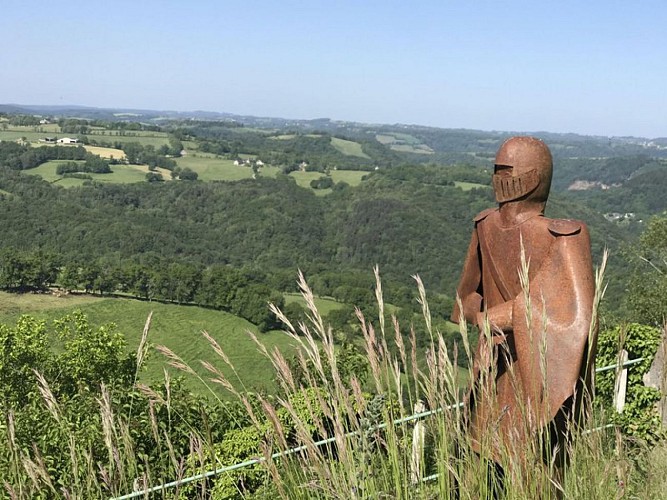 Le chevalier gardant l'esplanade du château