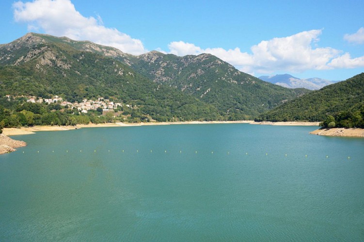 Corse- Région Ajaccio- Punta Gattaia au dessus du lac de Tolla [sept 2013]