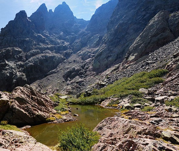 Corse- Région Asco- Trimbolacciu: Cirque et lac [septembre 2011]