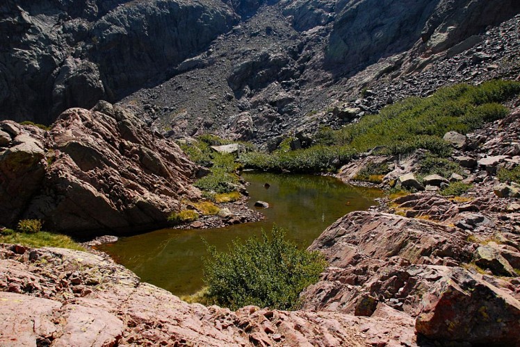 Corse- Région Asco- Trimbolacciu: Cirque et lac [septembre 2011]