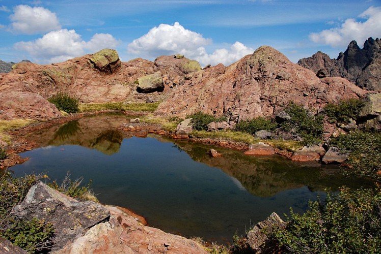 Corse- Région Asco- Trimbolacciu: Cirque et lac [septembre 2011]