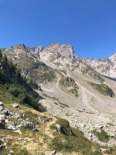Lac de Belledonne par la cabane du Chazeau