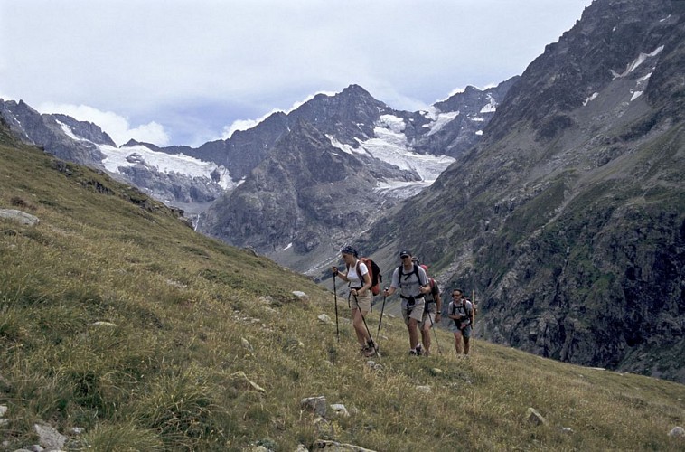 Lac des Fétoules vanaf de berghut van La Lavey