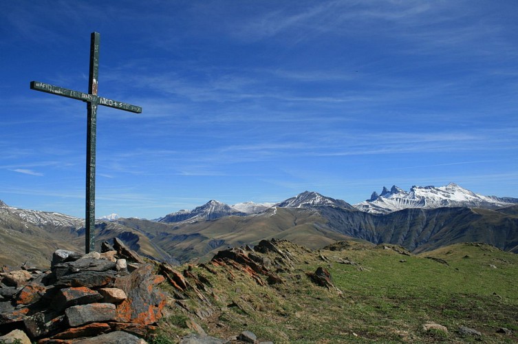 Col de Sarenne > La Croix de Cassini - Hiking