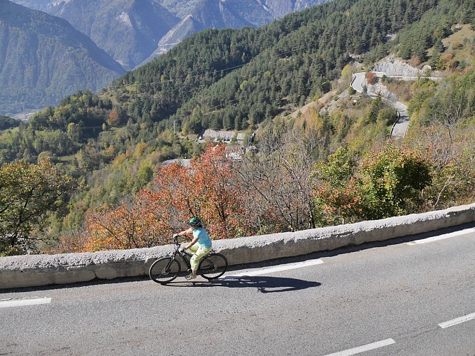 The road up to Alpe d'Huez, the classic climb by e-bike