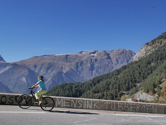 The road up to Alpe d'Huez, the classic climb by e-bike