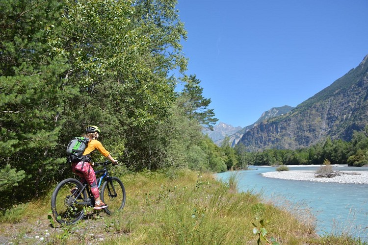 Met de e-bike rondom de vlakte van Bourg d'Oisans