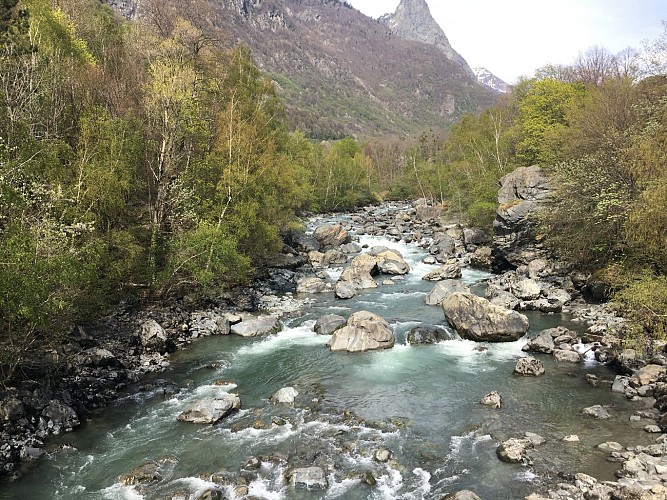 Himalayan footbridge in the Romanche gorges