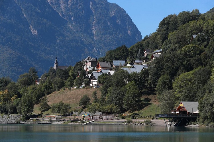 De oevers van het Lac du Verney - Wandeling vanaf het VVV-kantoor_Allemond