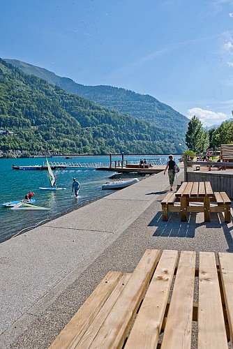 De oevers van het Lac du Verney - Wandeling vanaf het VVV-kantoor