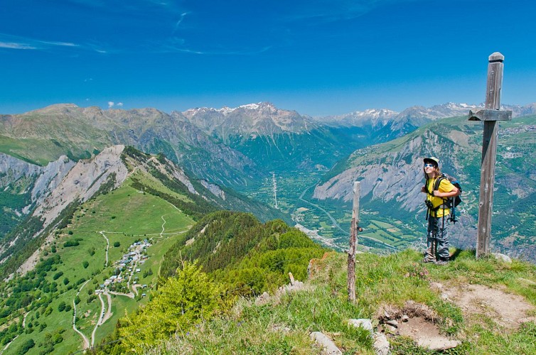 Villard-Reymond > La croix du Carrelet - hiking