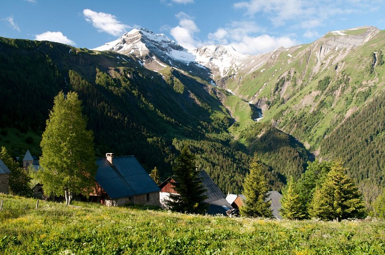 Villard-Reymond > La croix du Carrelet - hiking