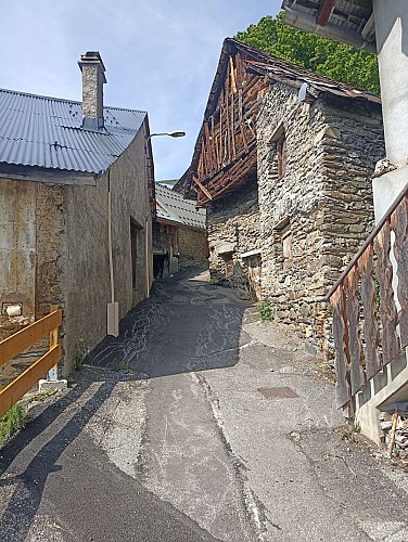 Chemin historique d'Oulles - Hike from La Paute (Bourg-d'Oisans)