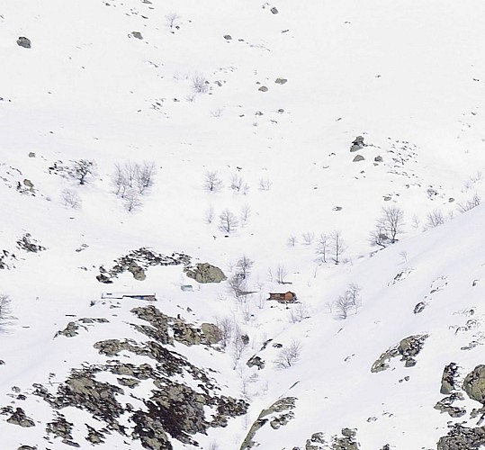 Au loin le refuge d'Usciolu (extrait du cliché précédent)