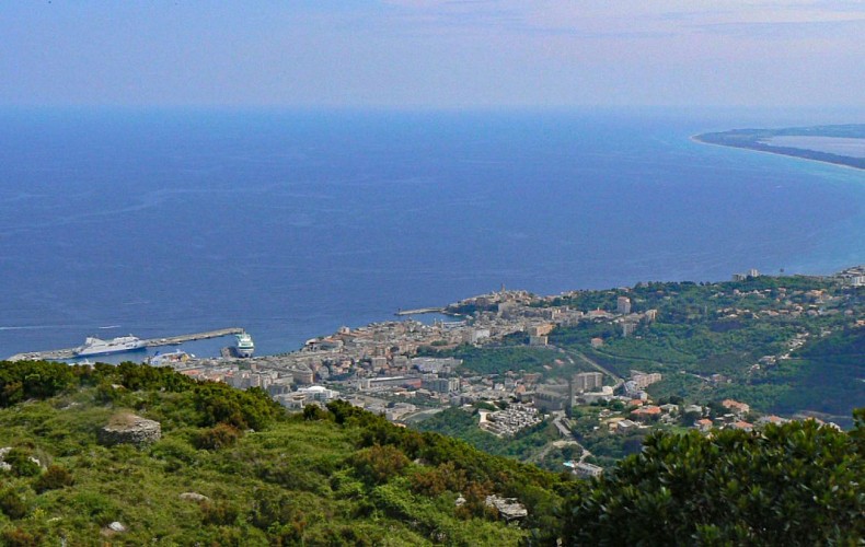 Corse- Région Nebbio/Bastia- Glacières au dessus de Bastia [mars 2011]