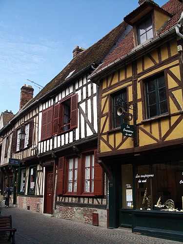 La rue du 27 juin - Parcours Beauvais