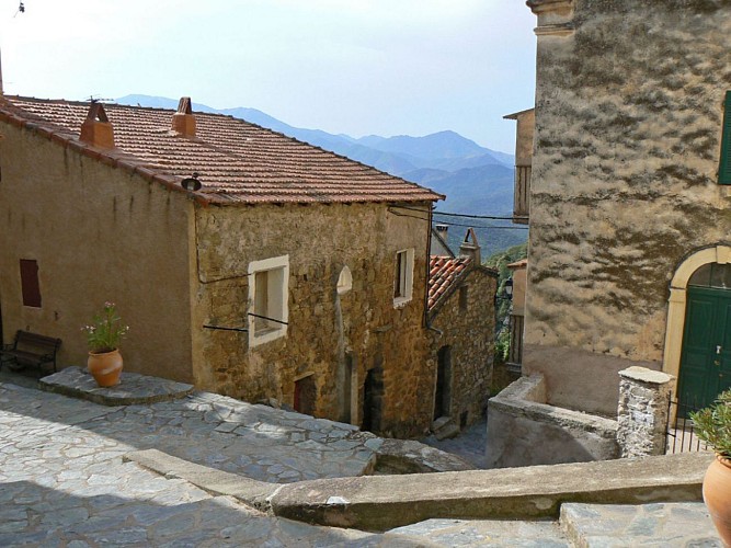 Corse- Région Cortenais/Popolasca- Arche de Castiglione [juin 2007]