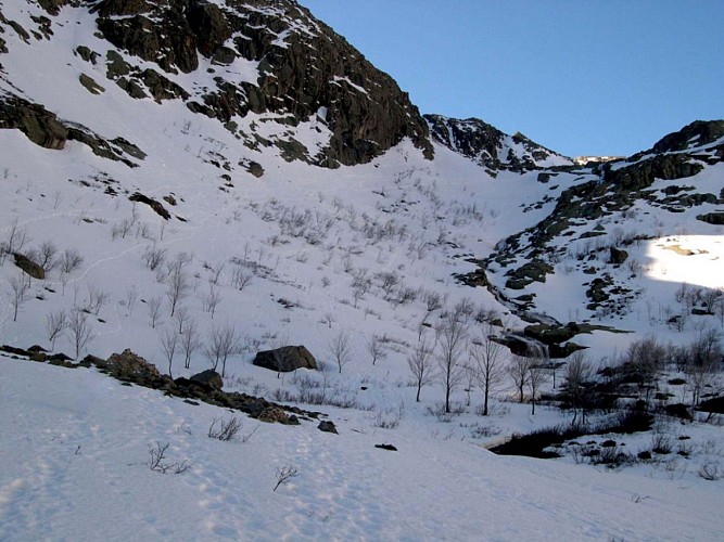 Corse- Région Cortenais/Massif Lombarduccio- Sortie Neige Melo-Bocca Soglia-Melo-Capitello [avril 2005]