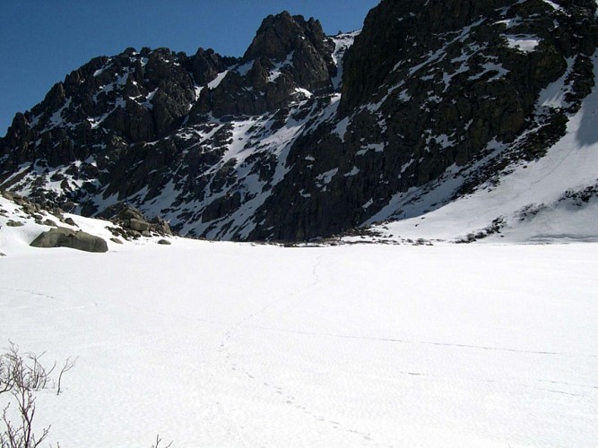 Corse- Région Cortenais/Massif Lombarduccio- Sortie Neige Melo-Bocca Soglia-Melo-Capitello [avril 2005]