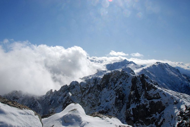 Corse- Région Fiumorbo/Massif Dell'Oro- Col d'Oru- Crête Dell'Oro- Poule Verde [Neige- Novembre 2009]