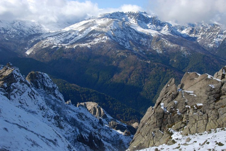 Corse- Région Fiumorbo/Massif Dell'Oro- Col d'Oru- Crête Dell'Oro- Poule Verde [Neige- Novembre 2009]